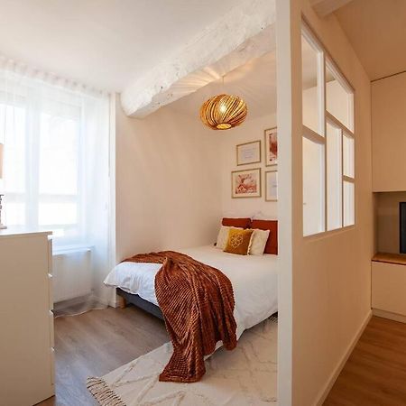 Fougères Le Cocoon - Appartement Dans Maison Du Xviieme Siecle מראה חיצוני תמונה