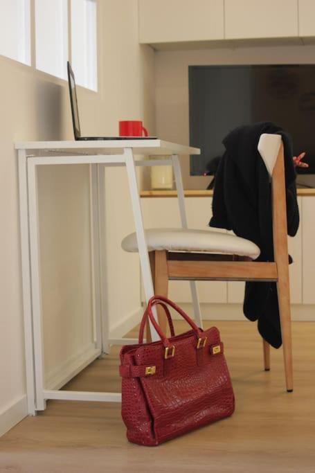 Fougères Le Cocoon - Appartement Dans Maison Du Xviieme Siecle מראה חיצוני תמונה