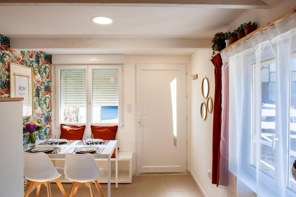 Fougères Le Cocoon - Appartement Dans Maison Du Xviieme Siecle מראה חיצוני תמונה