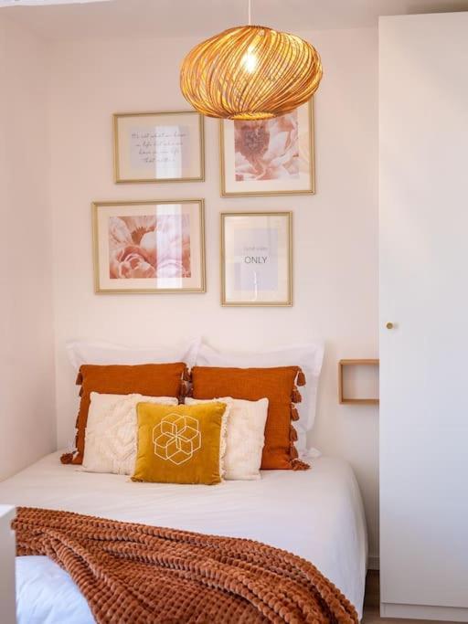 Fougères Le Cocoon - Appartement Dans Maison Du Xviieme Siecle מראה חיצוני תמונה